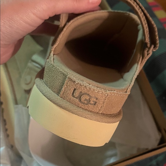 UGG Goldenstar Clogs 8 New in Box Authentic - Picture 6 of 7
